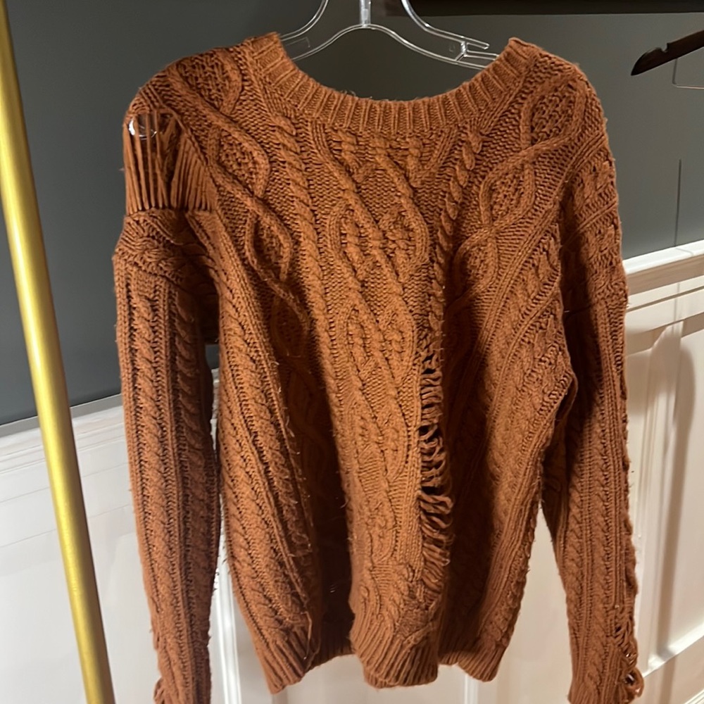 Crewneck Cable Knit Sweater - Rust. J.O.A.